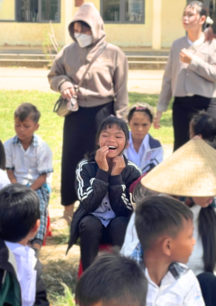 To trinh tuyen dung NV kinh doanh 2026.pdf